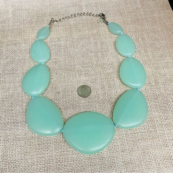 Lovisa Aqua Acrylic Necklace - Picture 1 of 2